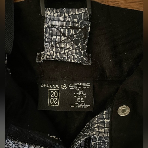 Women’s Dare2b snow pants - Picture 2 of 3